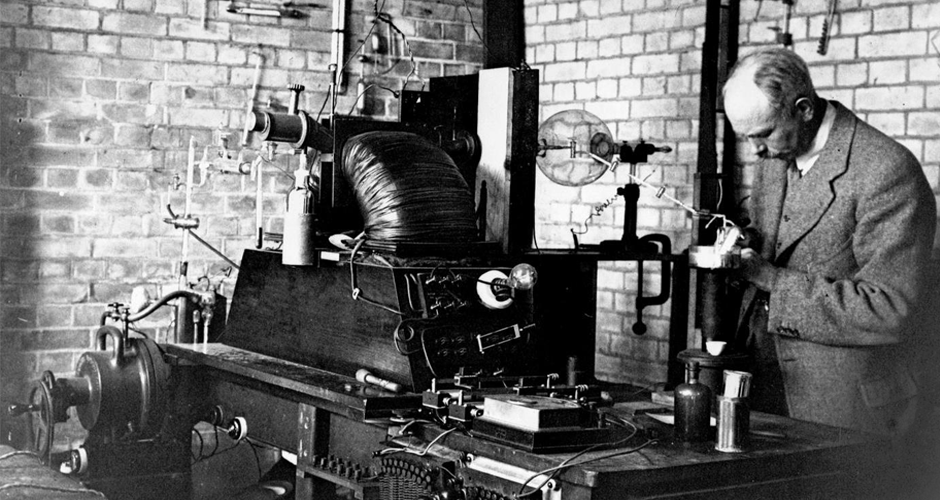 Laboratory solid-state materials research equipment and crystal imagery